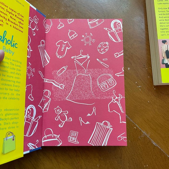 Sophie Kinsella Books 2 Shopaholic & Baby Shopaholic & Sister Humor Fiction - Picture 4 of 4